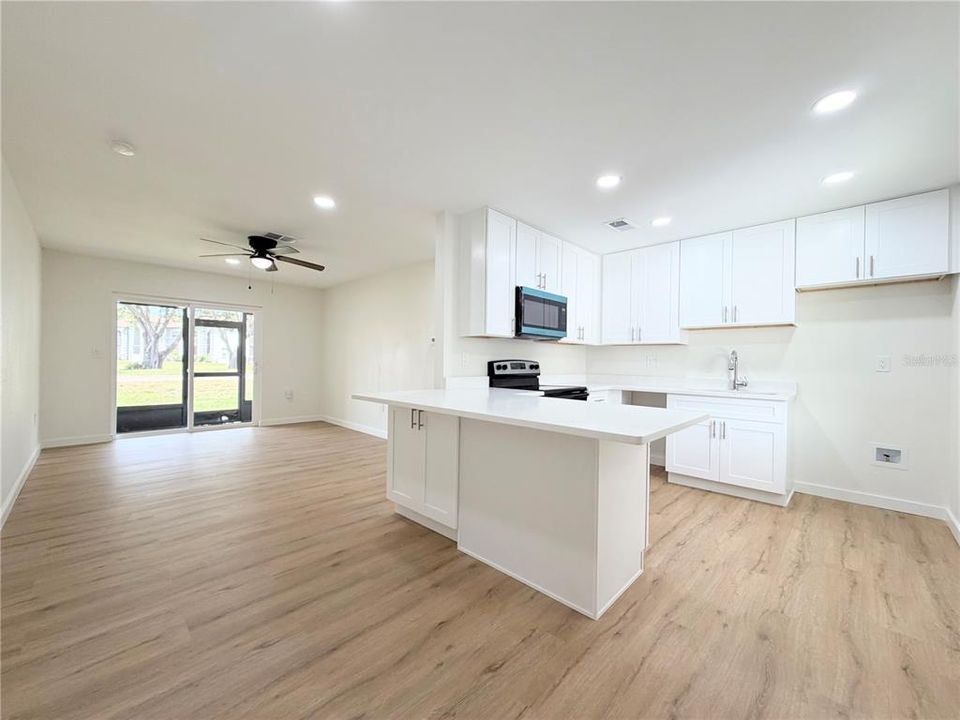 En Venta: $199,000 (2 camas, 2 baños, 891 Pies cuadrados)