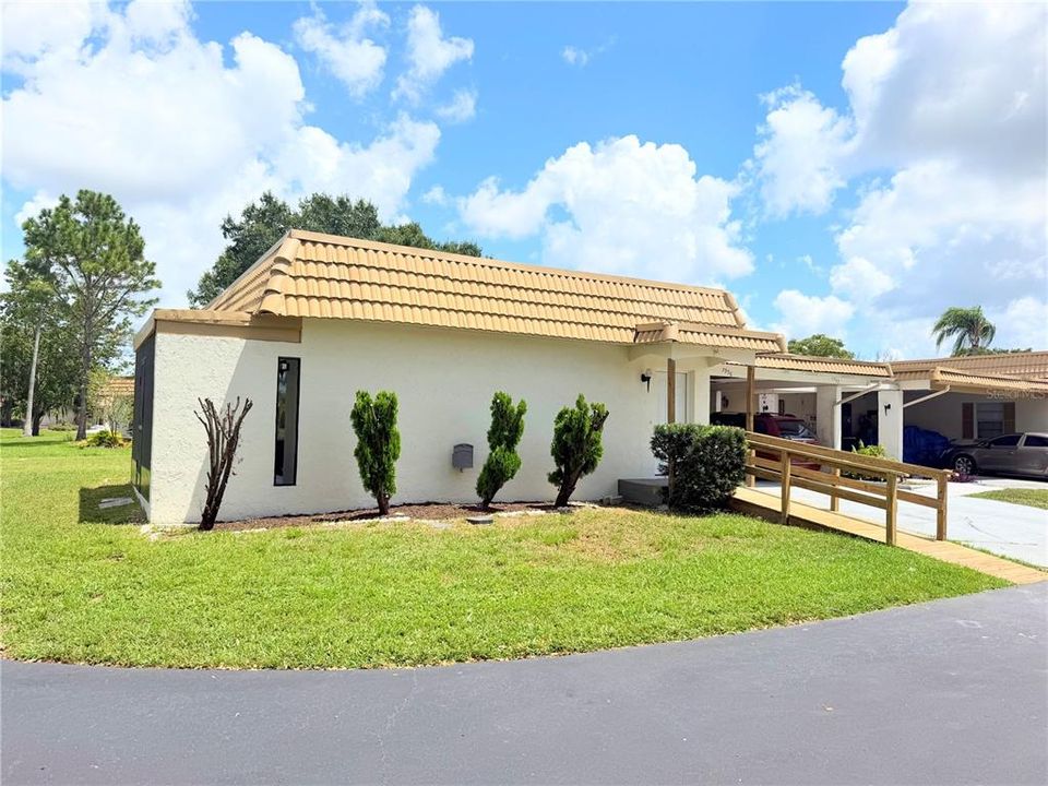 En Venta: $199,000 (2 camas, 2 baños, 891 Pies cuadrados)
