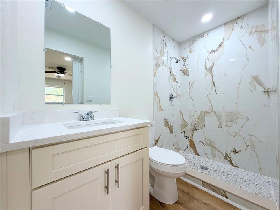 En Venta: $199,000 (2 camas, 2 baños, 891 Pies cuadrados)