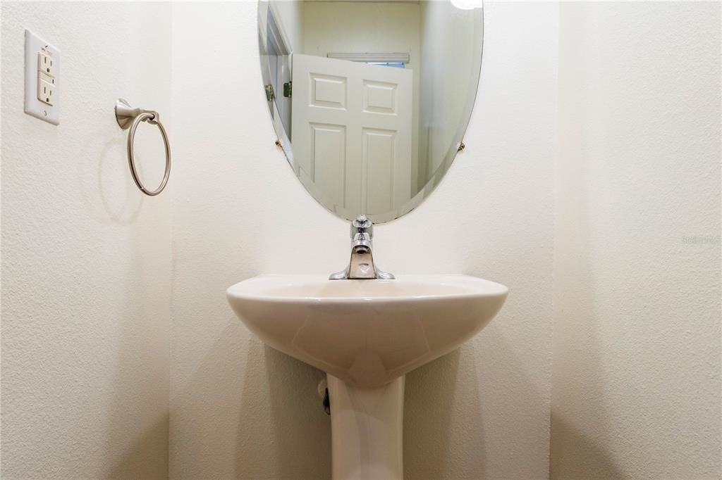 For Rent: $2,395 (3 beds, 2 baths, 1558 Square Feet)