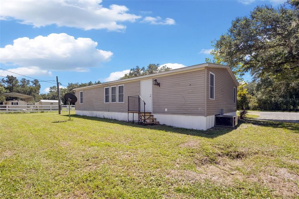 For Sale: $154,900 (3 beds, 2 baths, 1296 Square Feet)