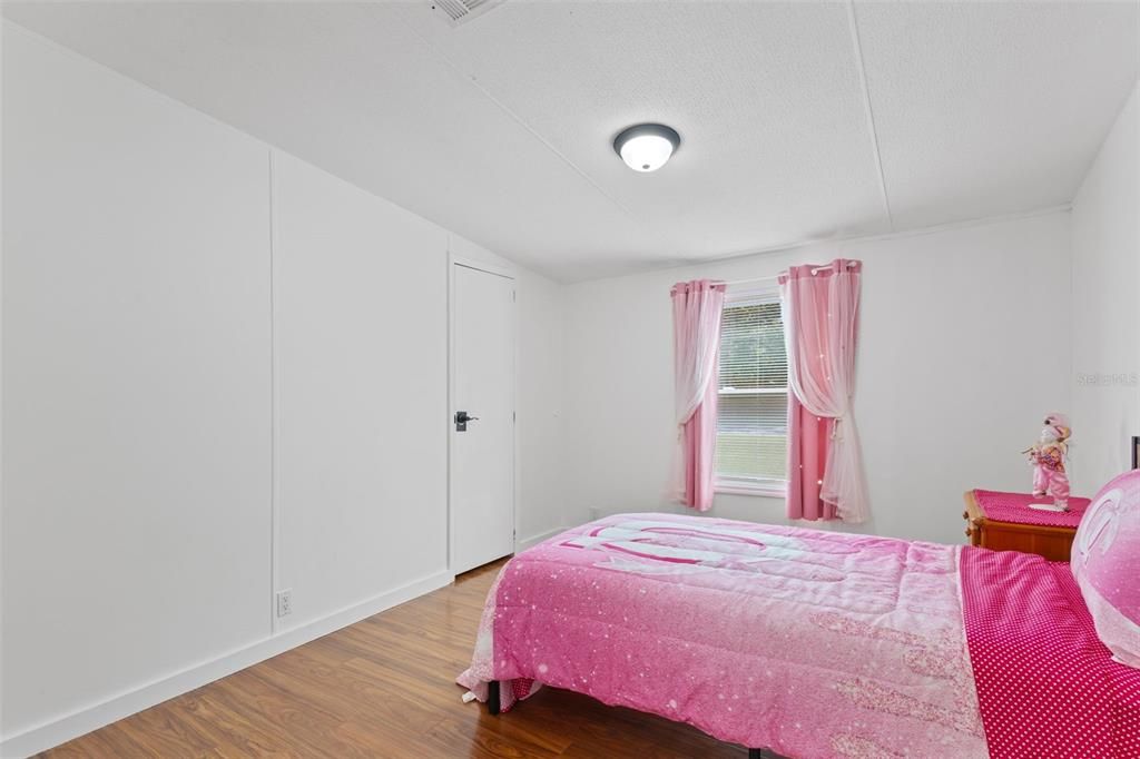 For Sale: $154,900 (3 beds, 2 baths, 1296 Square Feet)