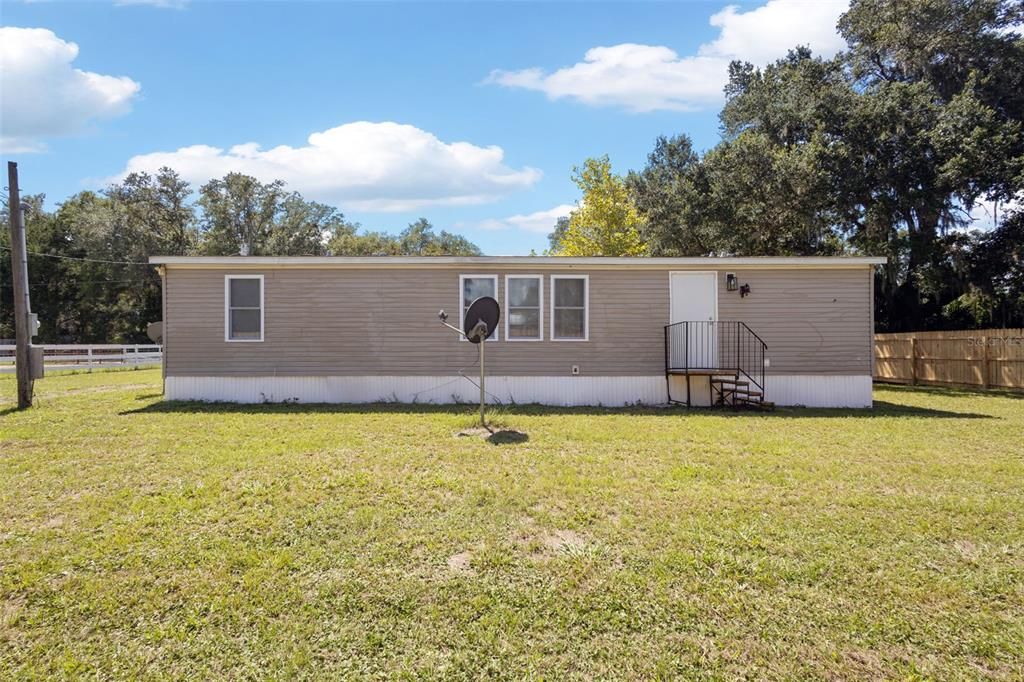 For Sale: $154,900 (3 beds, 2 baths, 1296 Square Feet)