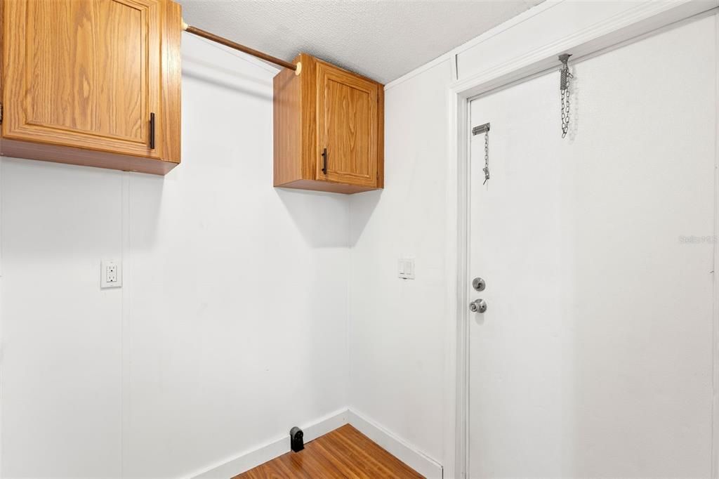 For Sale: $154,900 (3 beds, 2 baths, 1296 Square Feet)