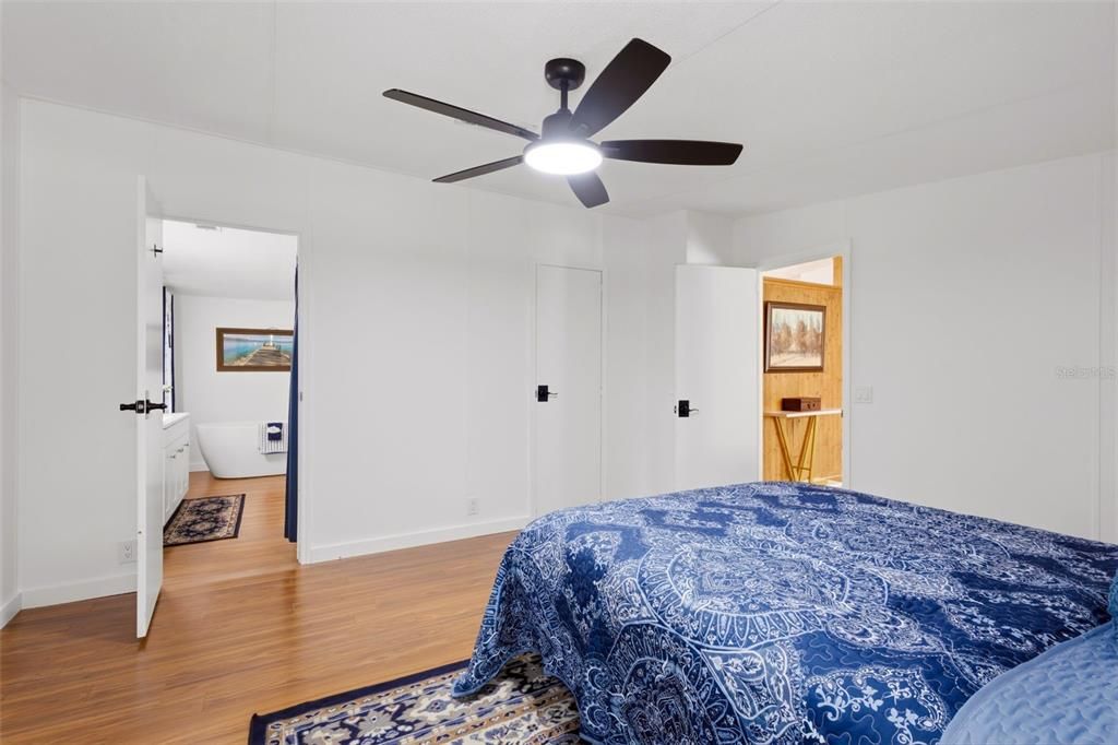 For Sale: $154,900 (3 beds, 2 baths, 1296 Square Feet)