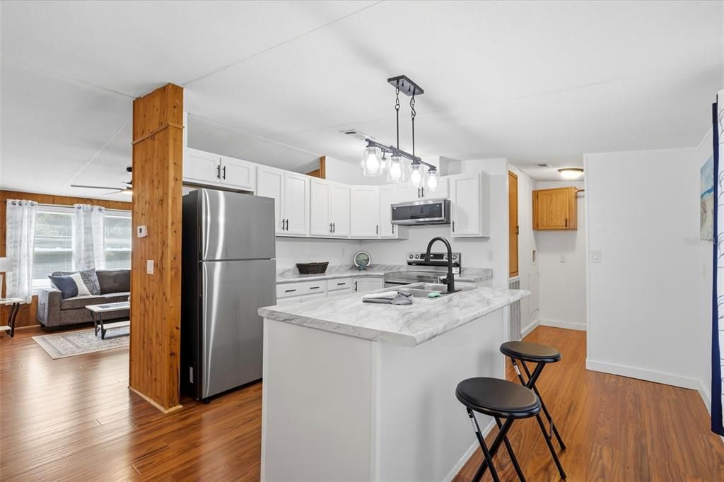 For Sale: $154,900 (3 beds, 2 baths, 1296 Square Feet)