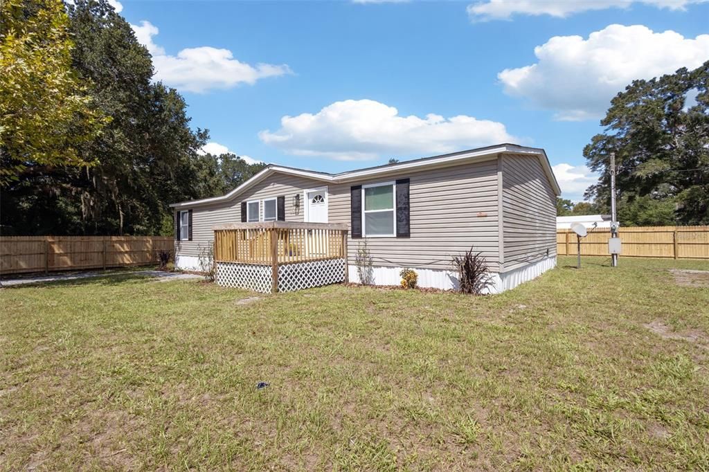 For Sale: $154,900 (3 beds, 2 baths, 1296 Square Feet)