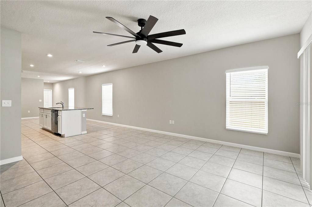 For Rent: $2,300 (3 beds, 2 baths, 1500 Square Feet)