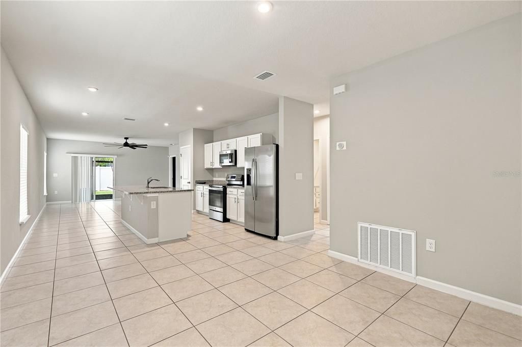 For Rent: $2,300 (3 beds, 2 baths, 1500 Square Feet)