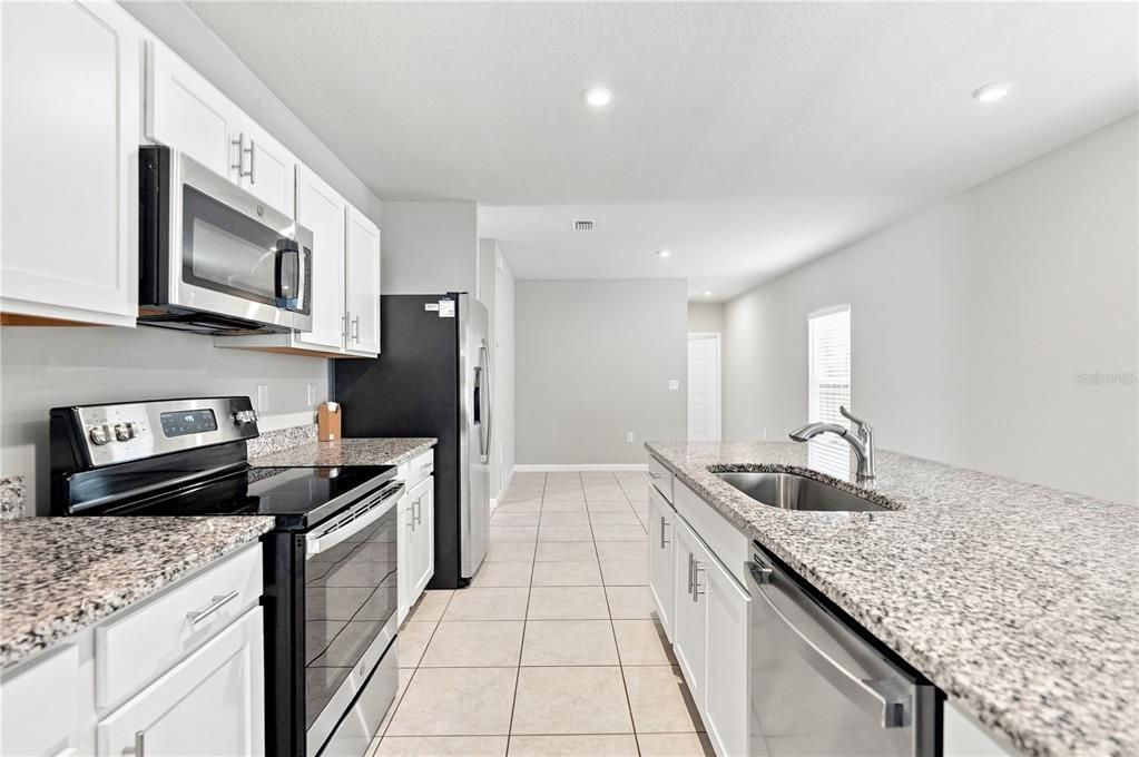For Rent: $2,300 (3 beds, 2 baths, 1500 Square Feet)