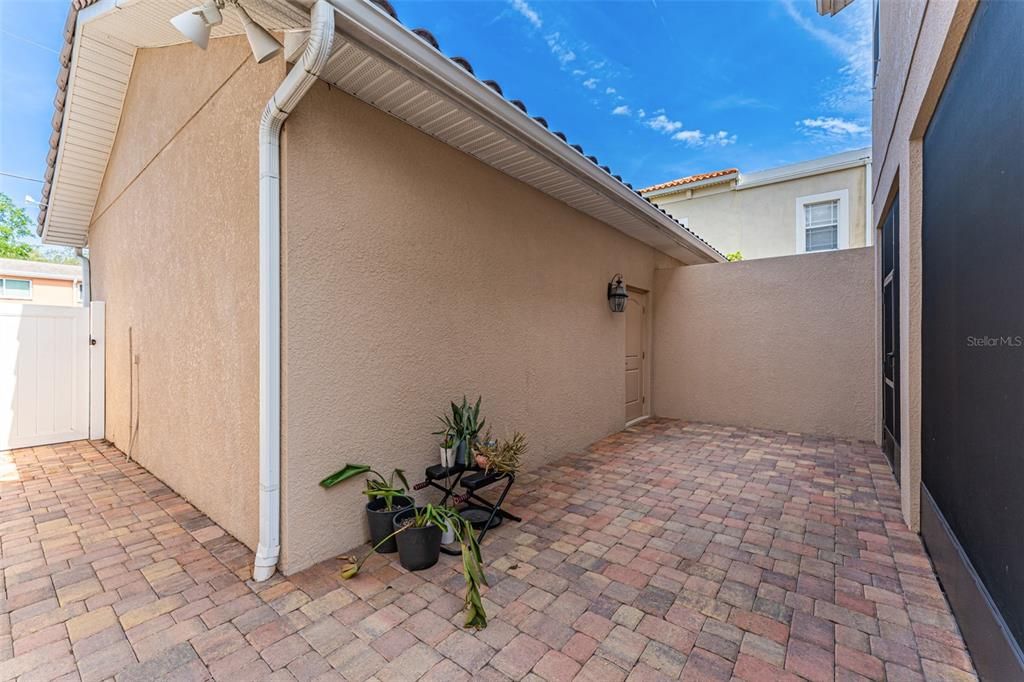 For Rent: $5,250 (3 beds, 2 baths, 2120 Square Feet)