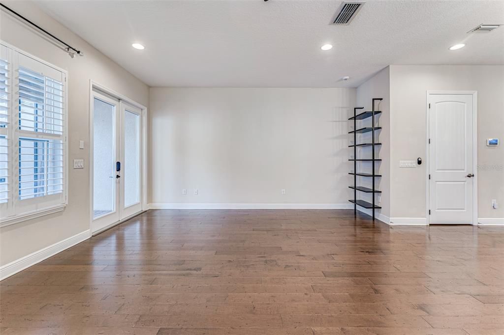 For Rent: $5,250 (3 beds, 2 baths, 2120 Square Feet)