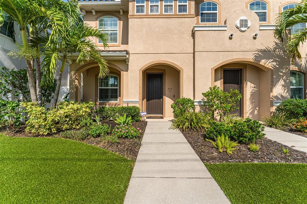 For Rent: $5,250 (3 beds, 2 baths, 2120 Square Feet)