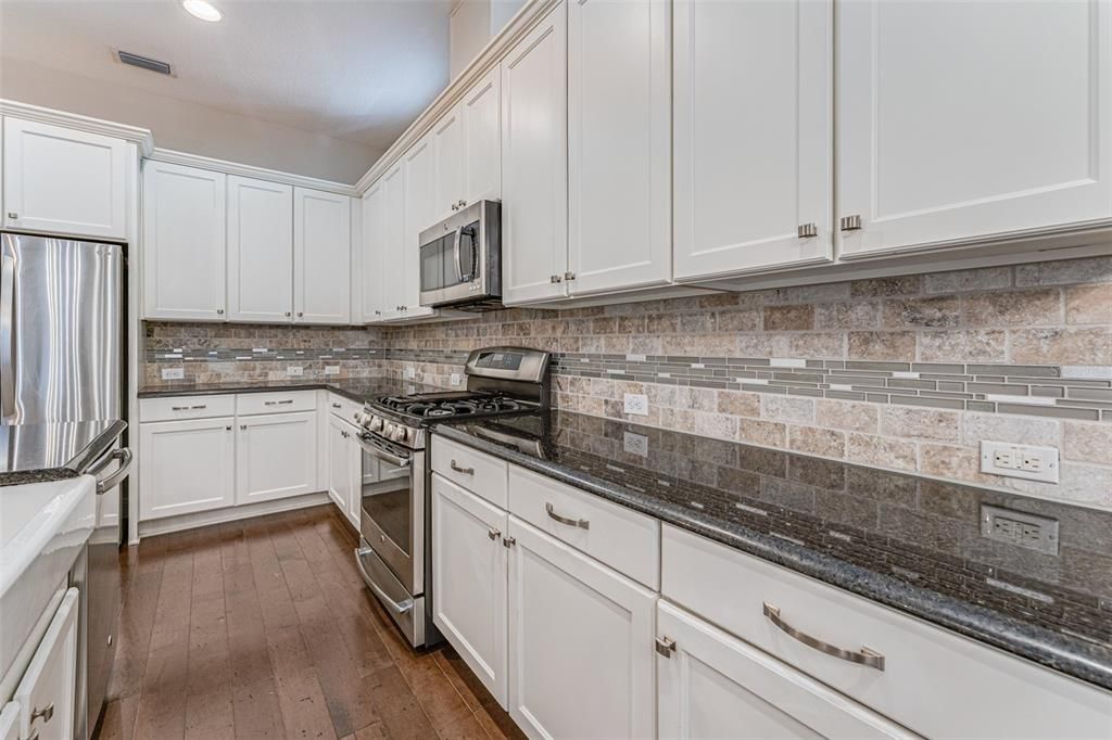For Rent: $5,250 (3 beds, 2 baths, 2120 Square Feet)