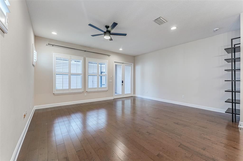 For Rent: $5,250 (3 beds, 2 baths, 2120 Square Feet)