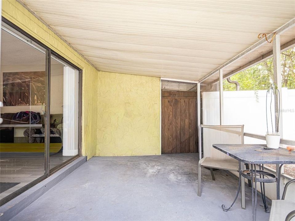 For Sale: $189,900 (2 beds, 1 baths, 1365 Square Feet)