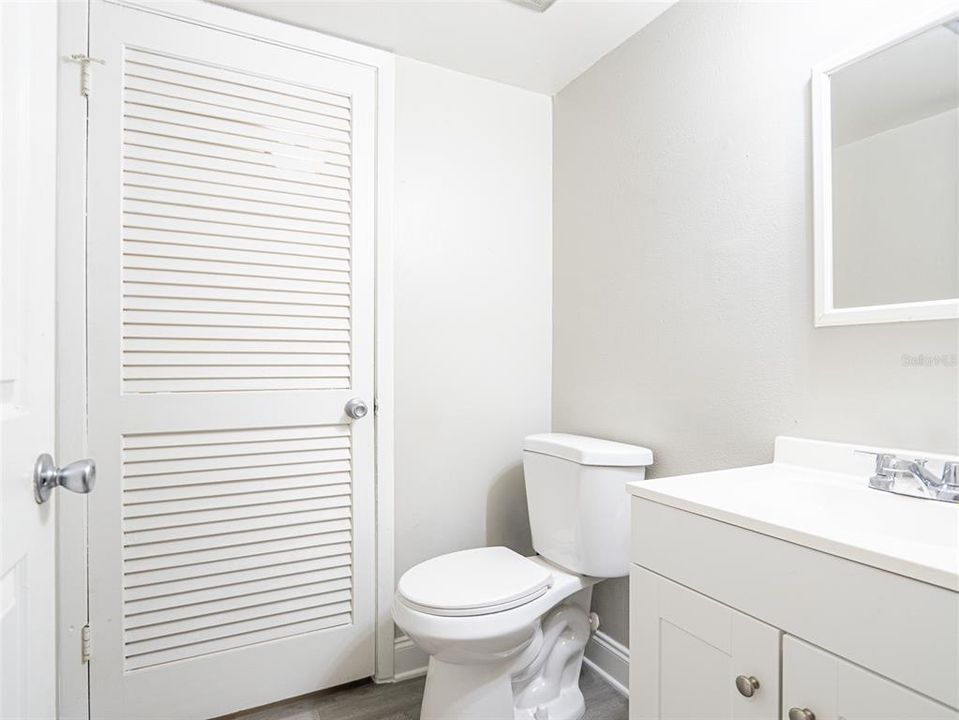 For Sale: $189,900 (2 beds, 1 baths, 1365 Square Feet)