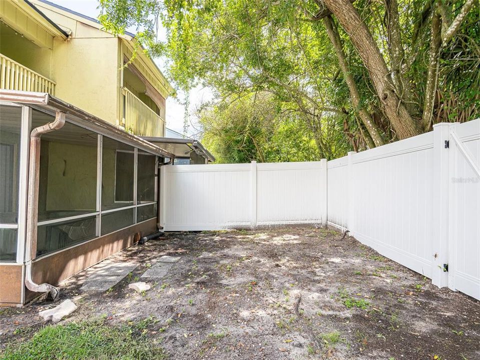 For Sale: $189,900 (2 beds, 1 baths, 1365 Square Feet)