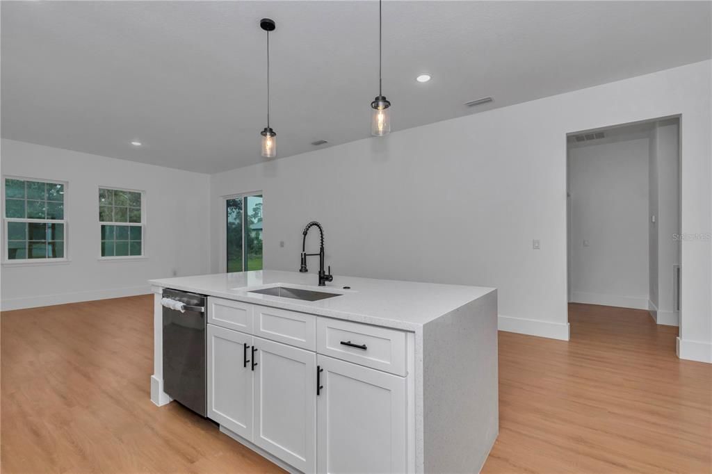 For Sale: $314,900 (4 beds, 2 baths, 1878 Square Feet)