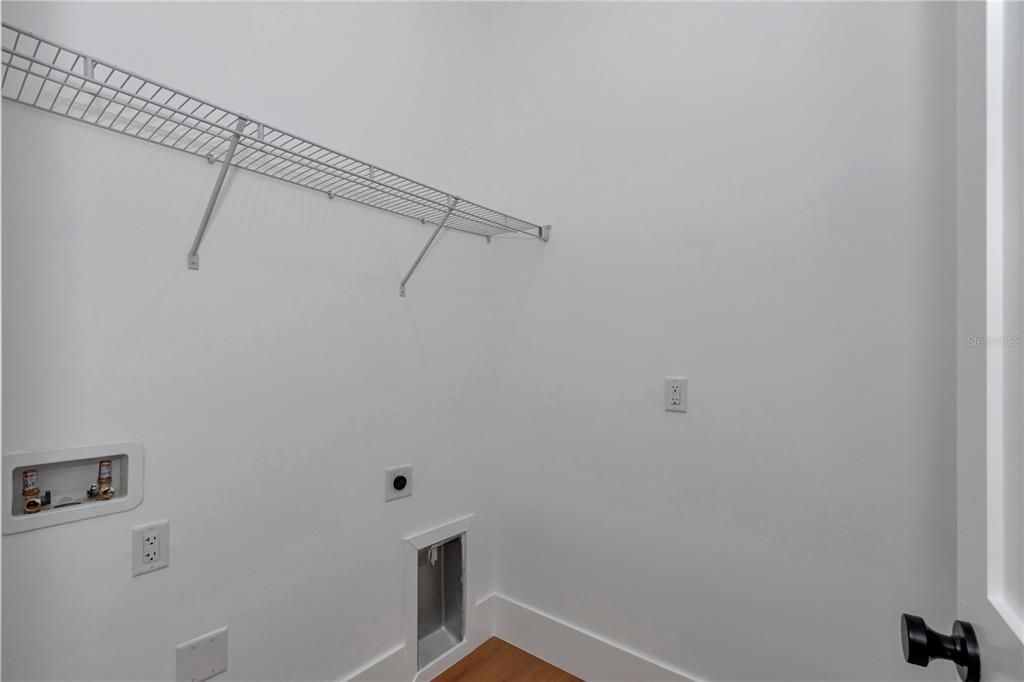 For Sale: $314,900 (4 beds, 2 baths, 1878 Square Feet)