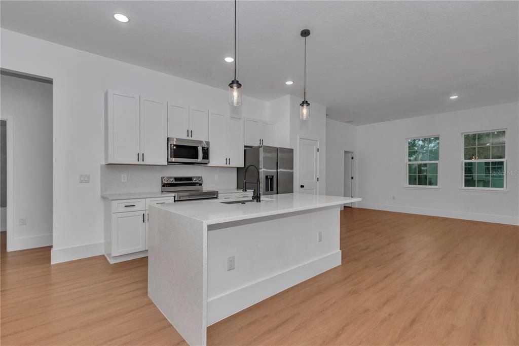 For Sale: $314,900 (4 beds, 2 baths, 1878 Square Feet)