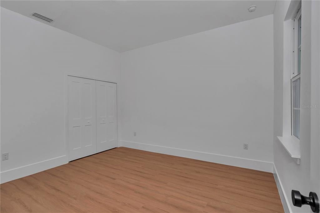 For Sale: $314,900 (4 beds, 2 baths, 1878 Square Feet)