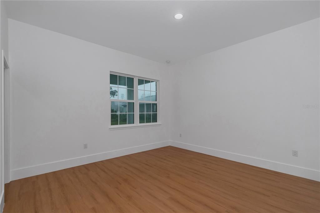 For Sale: $314,900 (4 beds, 2 baths, 1878 Square Feet)
