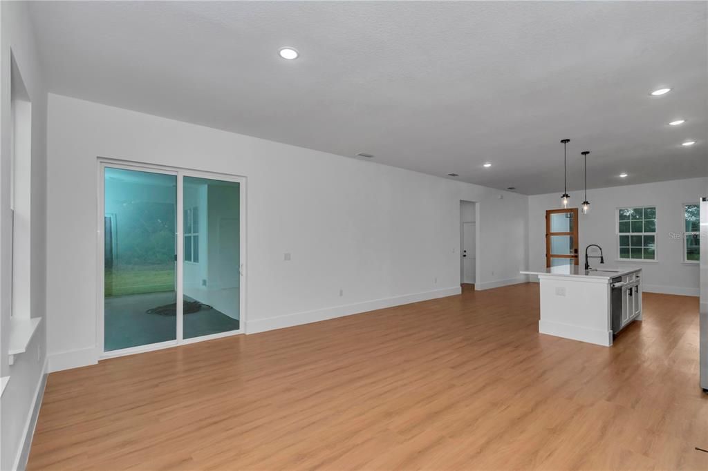 For Sale: $314,900 (4 beds, 2 baths, 1878 Square Feet)