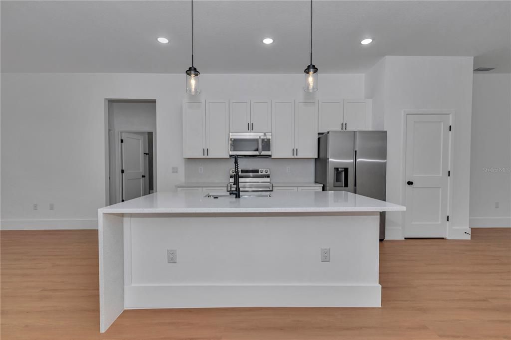 For Sale: $314,900 (4 beds, 2 baths, 1878 Square Feet)