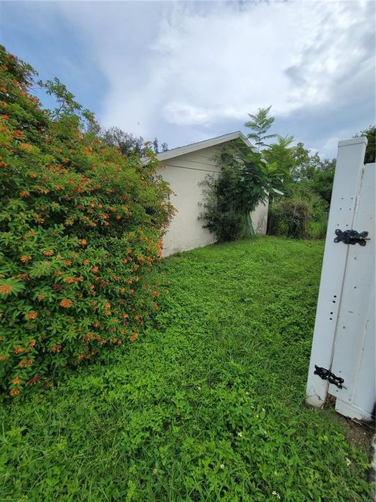 For Sale: $229,999 (2 beds, 2 baths, 1152 Square Feet)