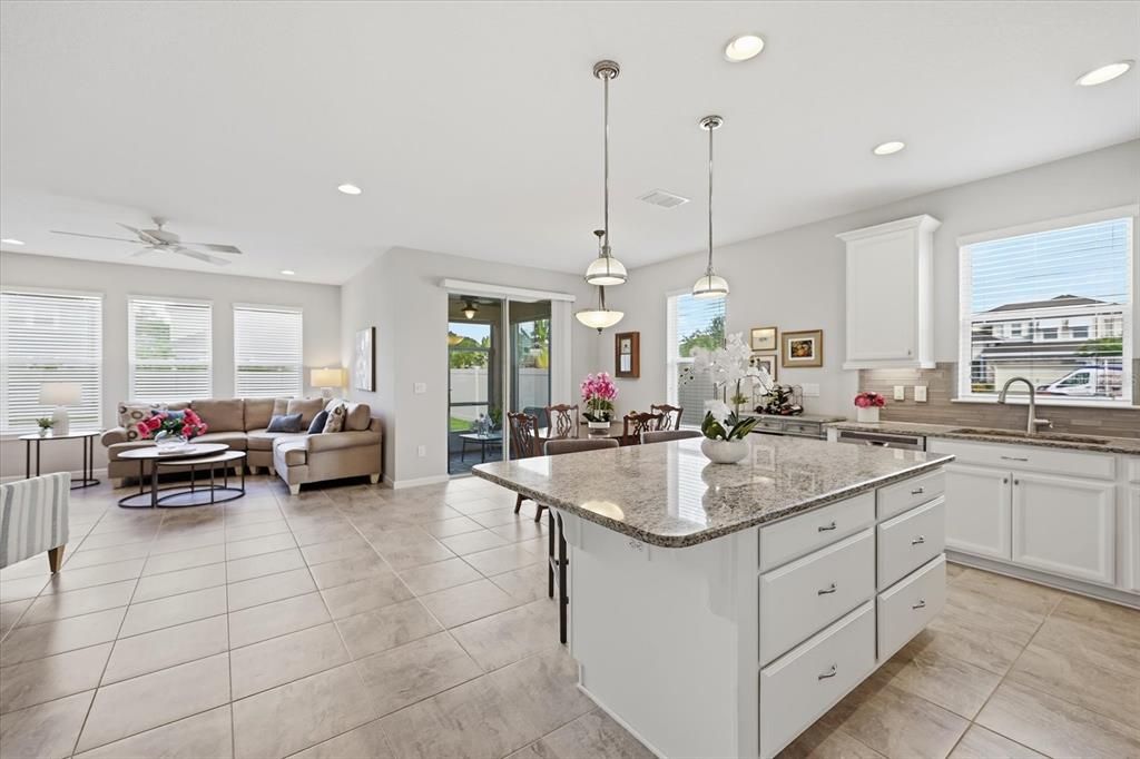 For Sale: $420,000 (2 beds, 2 baths, 1575 Square Feet)