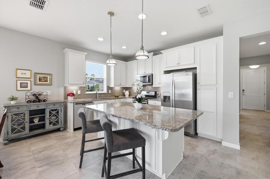 For Sale: $420,000 (2 beds, 2 baths, 1575 Square Feet)