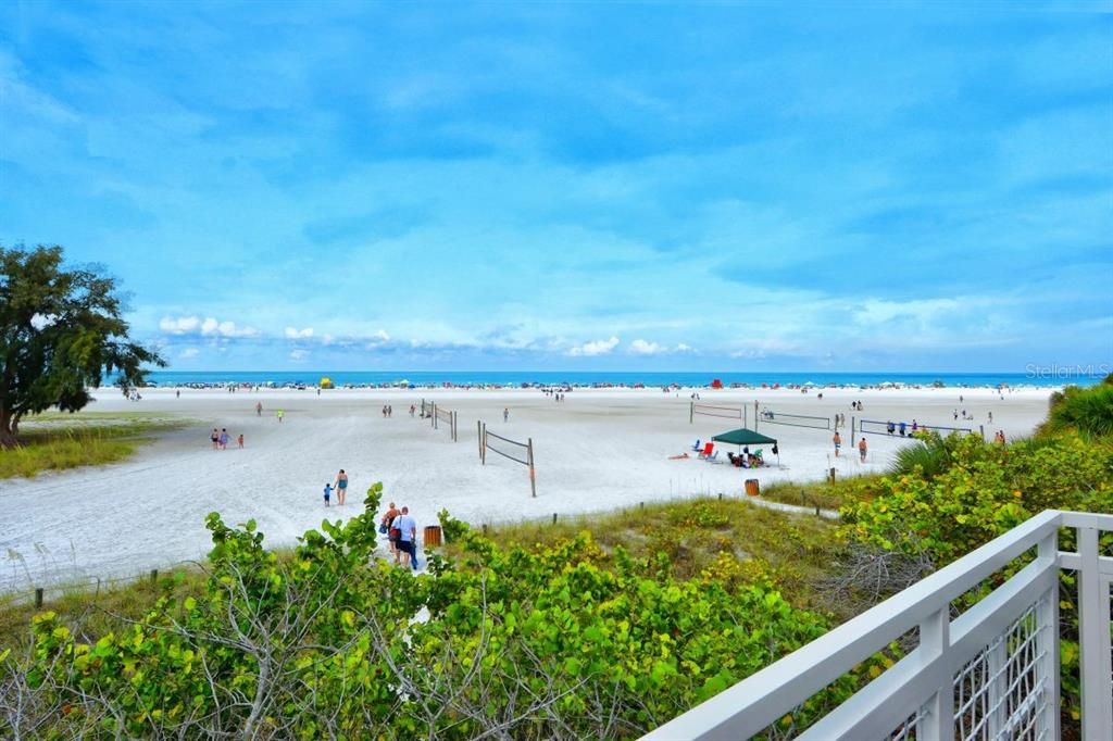 For Sale: $420,000 (2 beds, 2 baths, 1575 Square Feet)