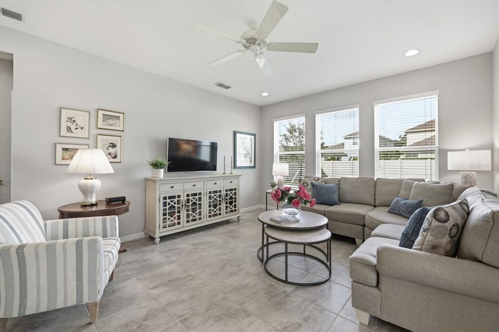 For Sale: $420,000 (2 beds, 2 baths, 1575 Square Feet)