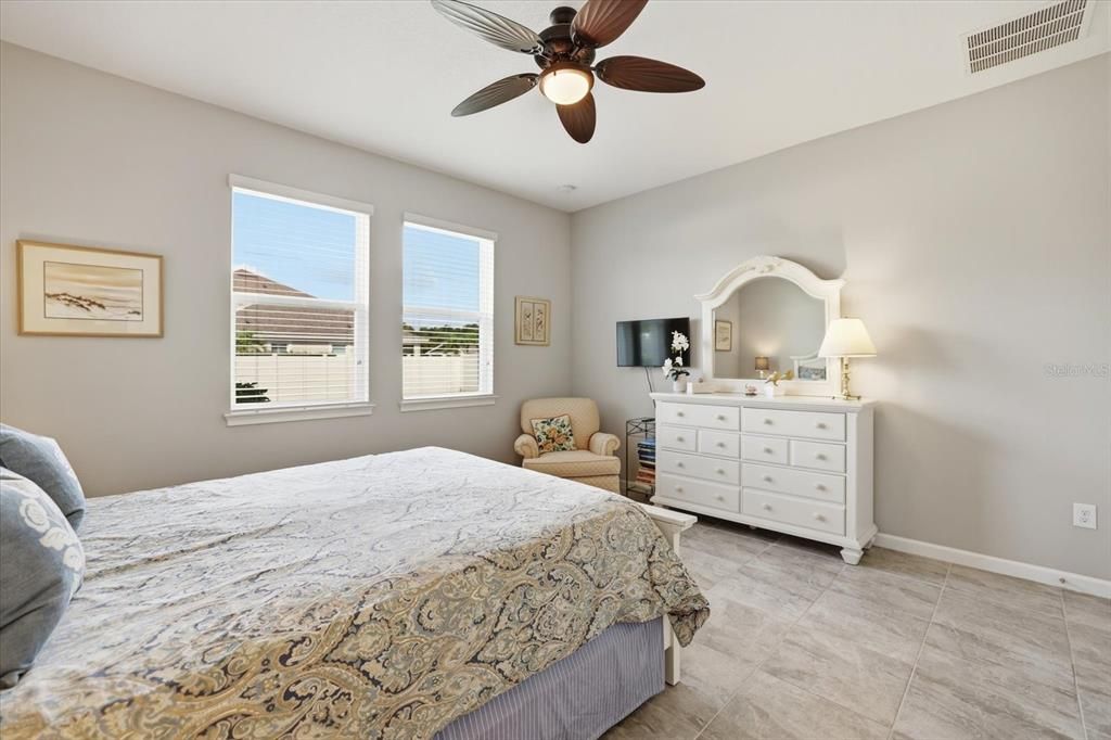 For Sale: $420,000 (2 beds, 2 baths, 1575 Square Feet)