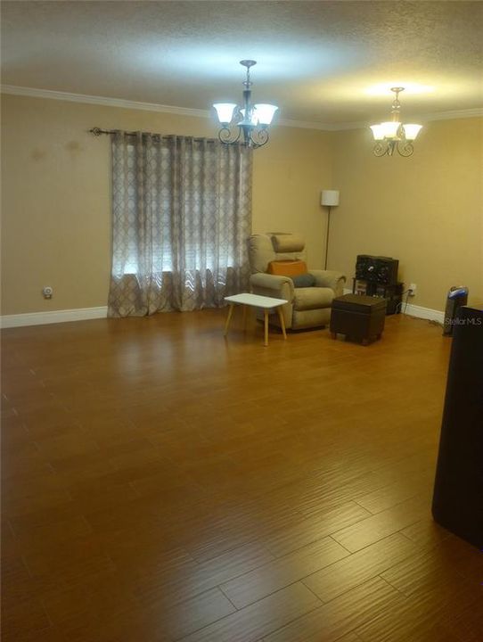 For Sale: $414,900 (3 beds, 2 baths, 1594 Square Feet)