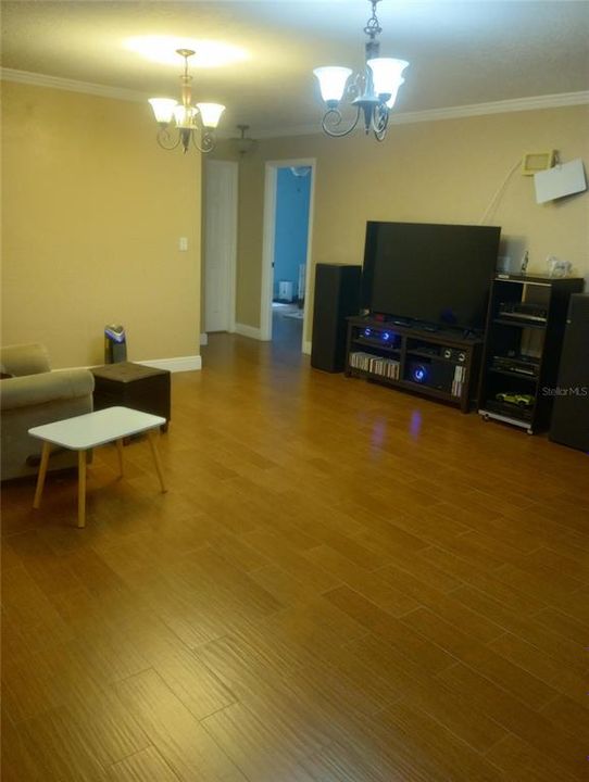 For Sale: $414,900 (3 beds, 2 baths, 1594 Square Feet)