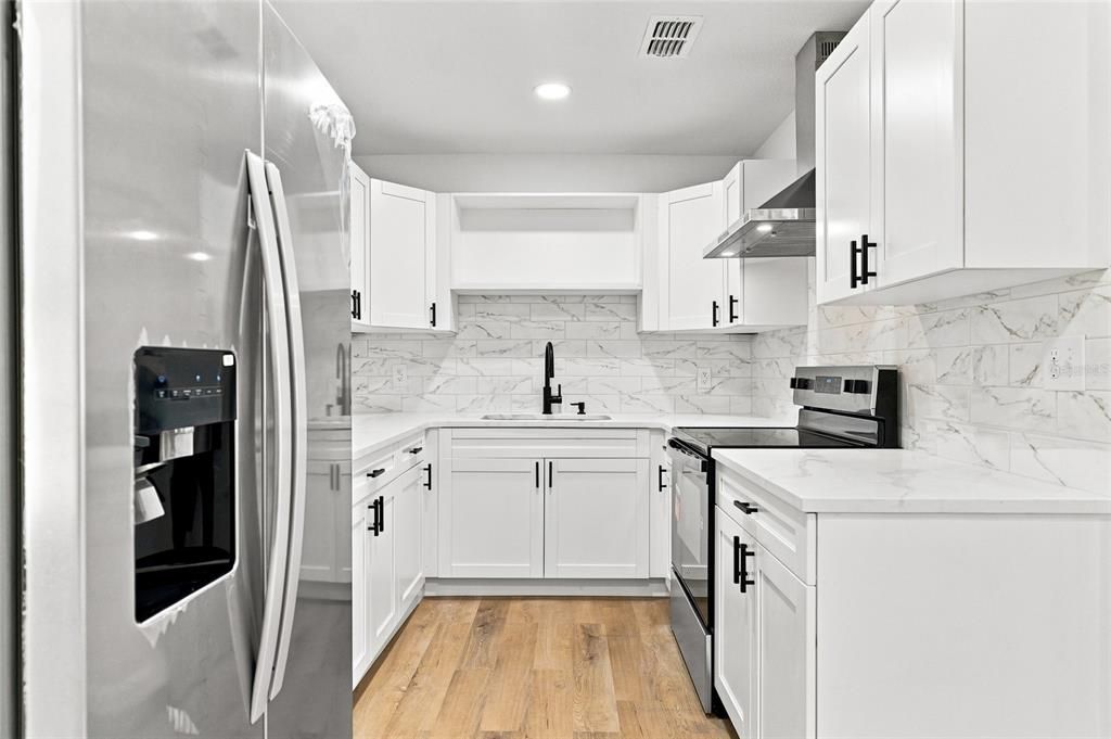 En Venta: $375,000 (4 camas, 2 baños, 1174 Pies cuadrados)