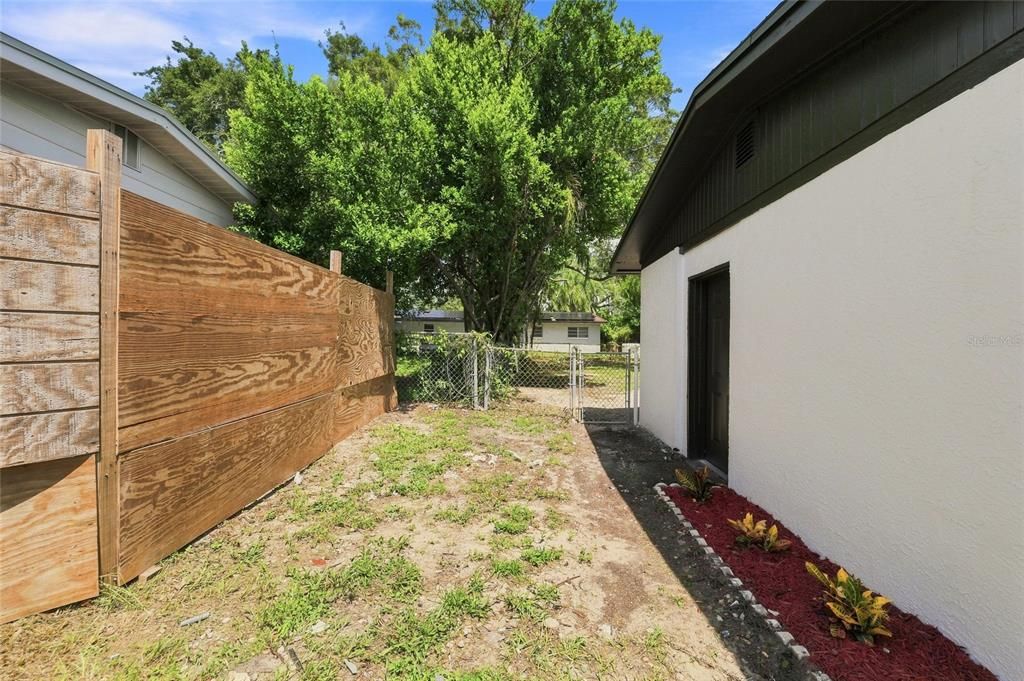 En Venta: $375,000 (4 camas, 2 baños, 1174 Pies cuadrados)