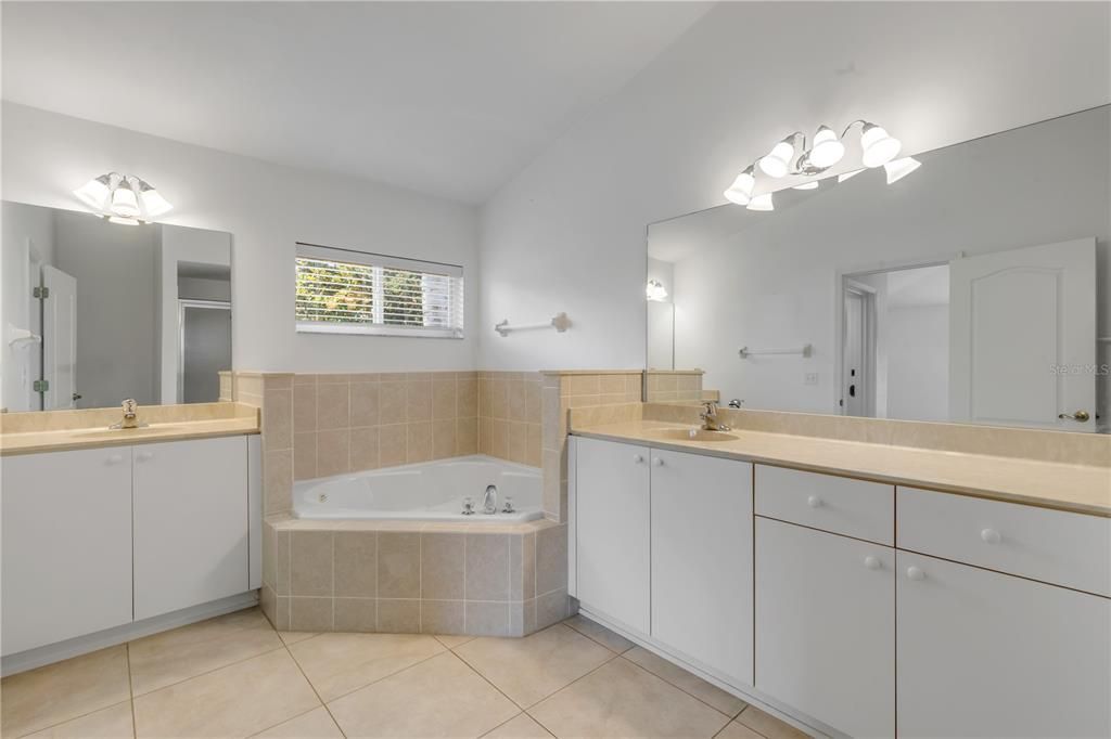 For Sale: $435,000 (3 beds, 2 baths, 1890 Square Feet)