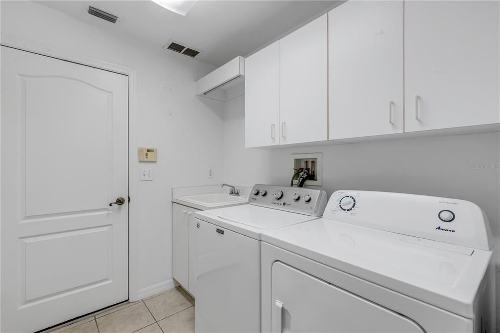 For Sale: $435,000 (3 beds, 2 baths, 1890 Square Feet)