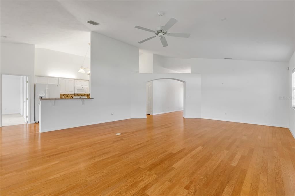 For Sale: $435,000 (3 beds, 2 baths, 1890 Square Feet)