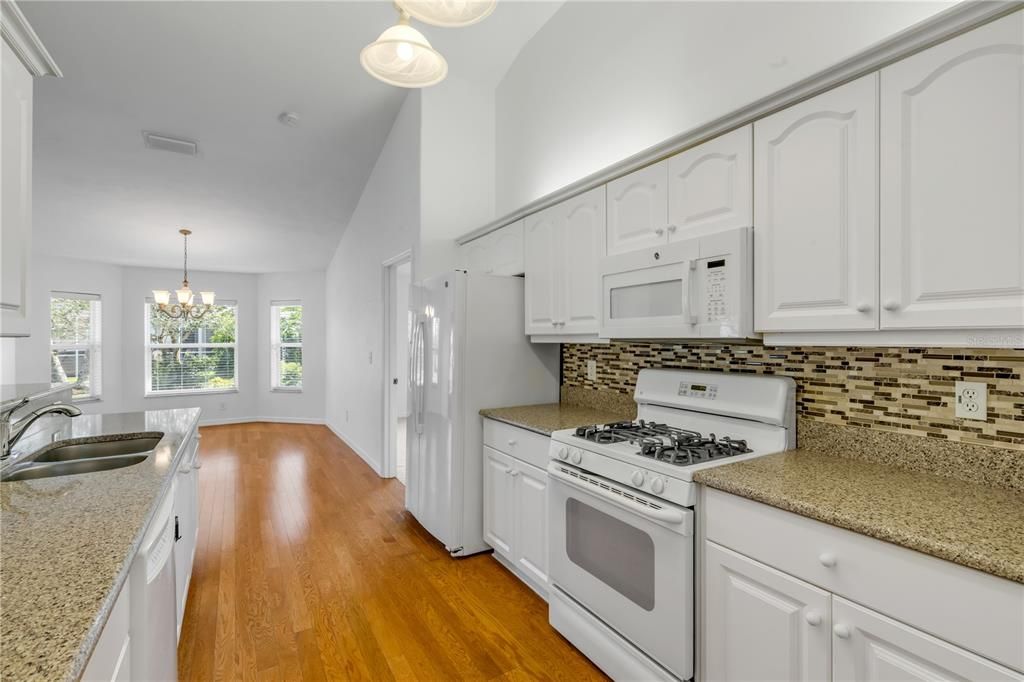 For Sale: $435,000 (3 beds, 2 baths, 1890 Square Feet)
