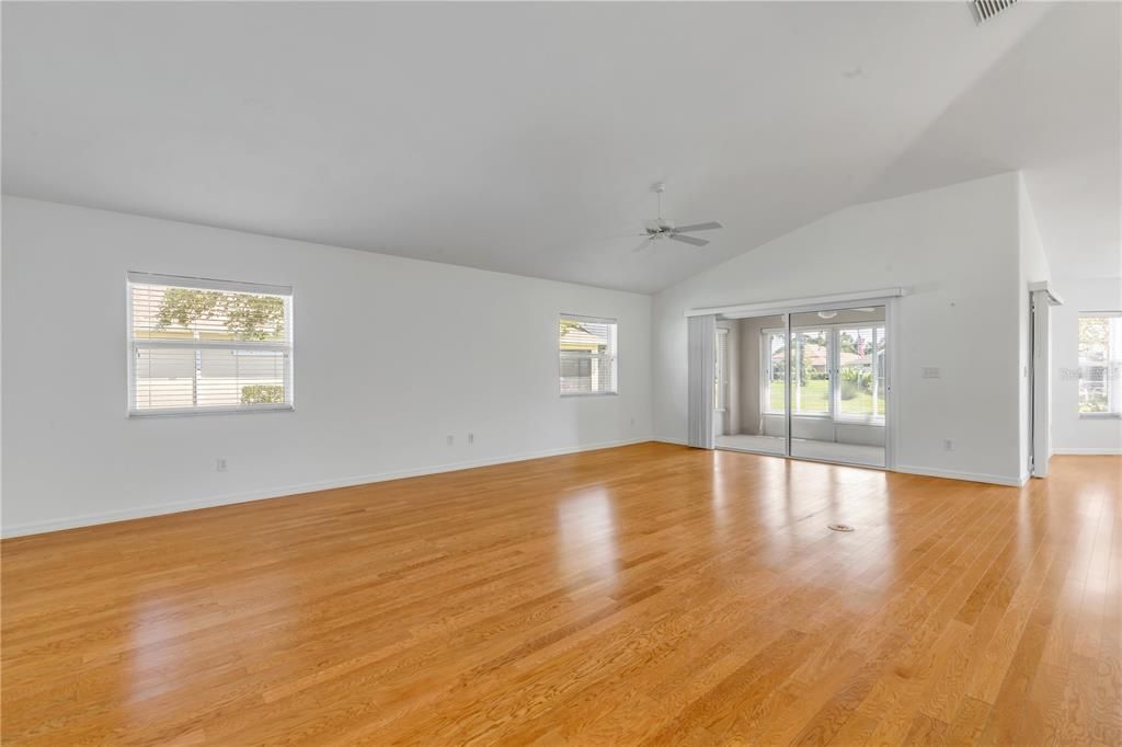 For Sale: $435,000 (3 beds, 2 baths, 1890 Square Feet)