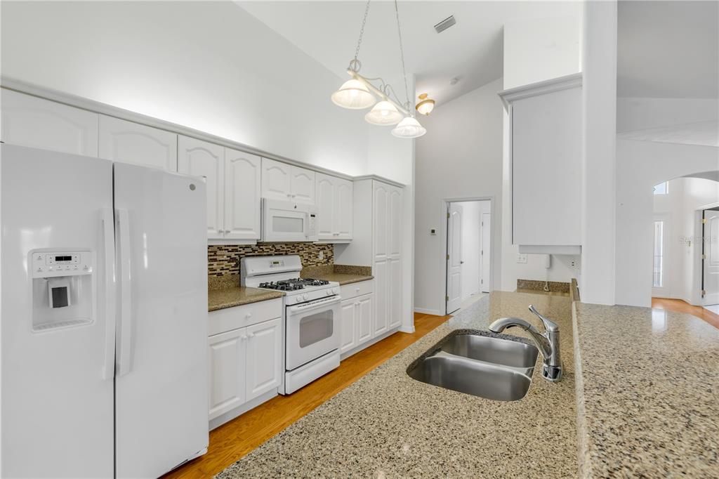For Sale: $435,000 (3 beds, 2 baths, 1890 Square Feet)
