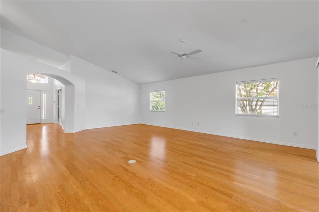 For Sale: $435,000 (3 beds, 2 baths, 1890 Square Feet)