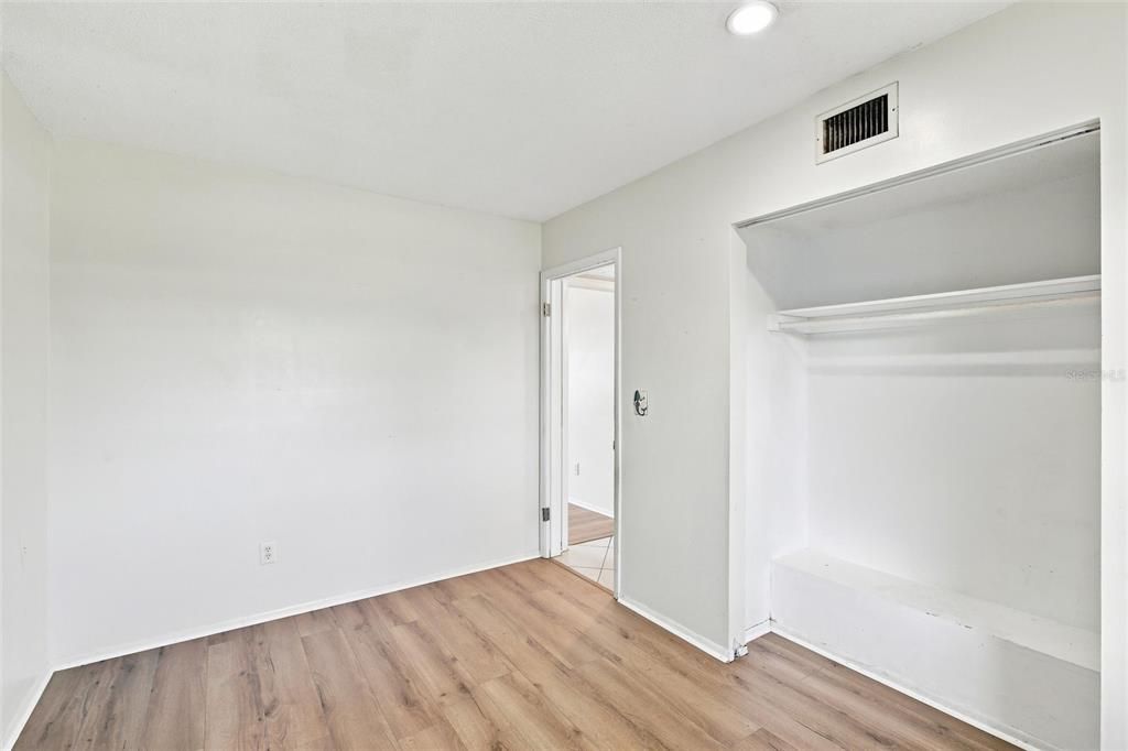 For Sale: $239,999 (3 beds, 1 baths, 1352 Square Feet)