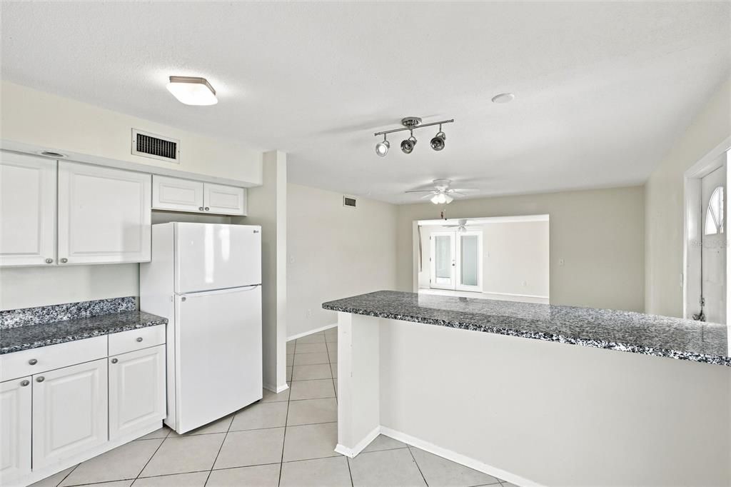 For Sale: $239,999 (3 beds, 1 baths, 1352 Square Feet)