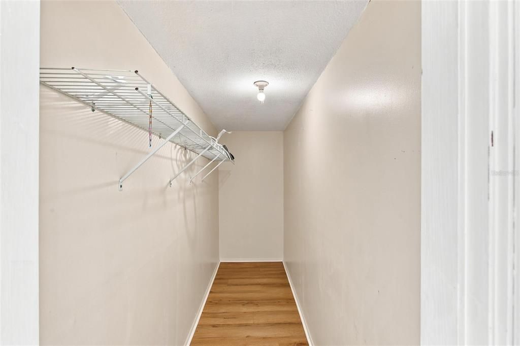 For Sale: $239,999 (3 beds, 1 baths, 1352 Square Feet)