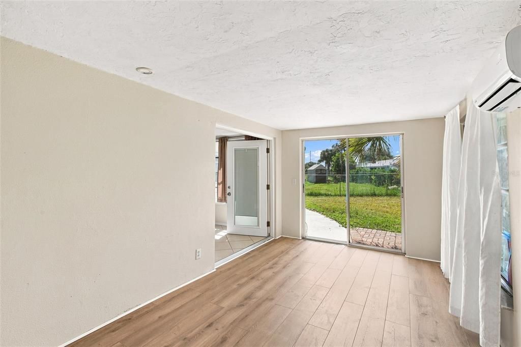 For Sale: $239,999 (3 beds, 1 baths, 1352 Square Feet)